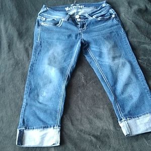 Wallflower Double Button Cuffed Jean Capris